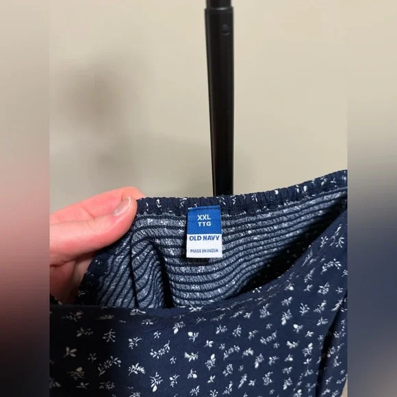 Old Navy Navy Blue Spaghetti Strap Dress tie straps adjustable with pockets⭐️ - Picture 3 of 6